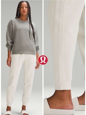 NWOT lululemon athletica Cream Joggers